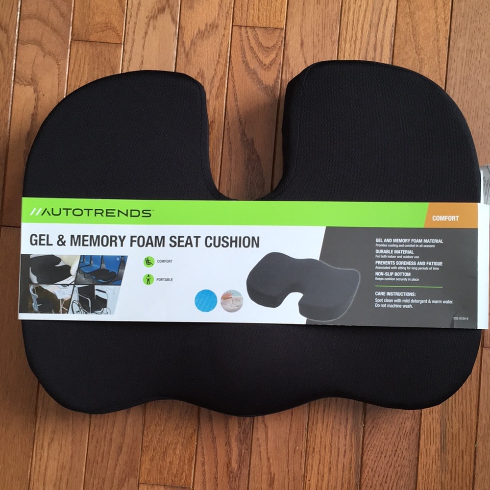 NWT Gel and memory foam cushion